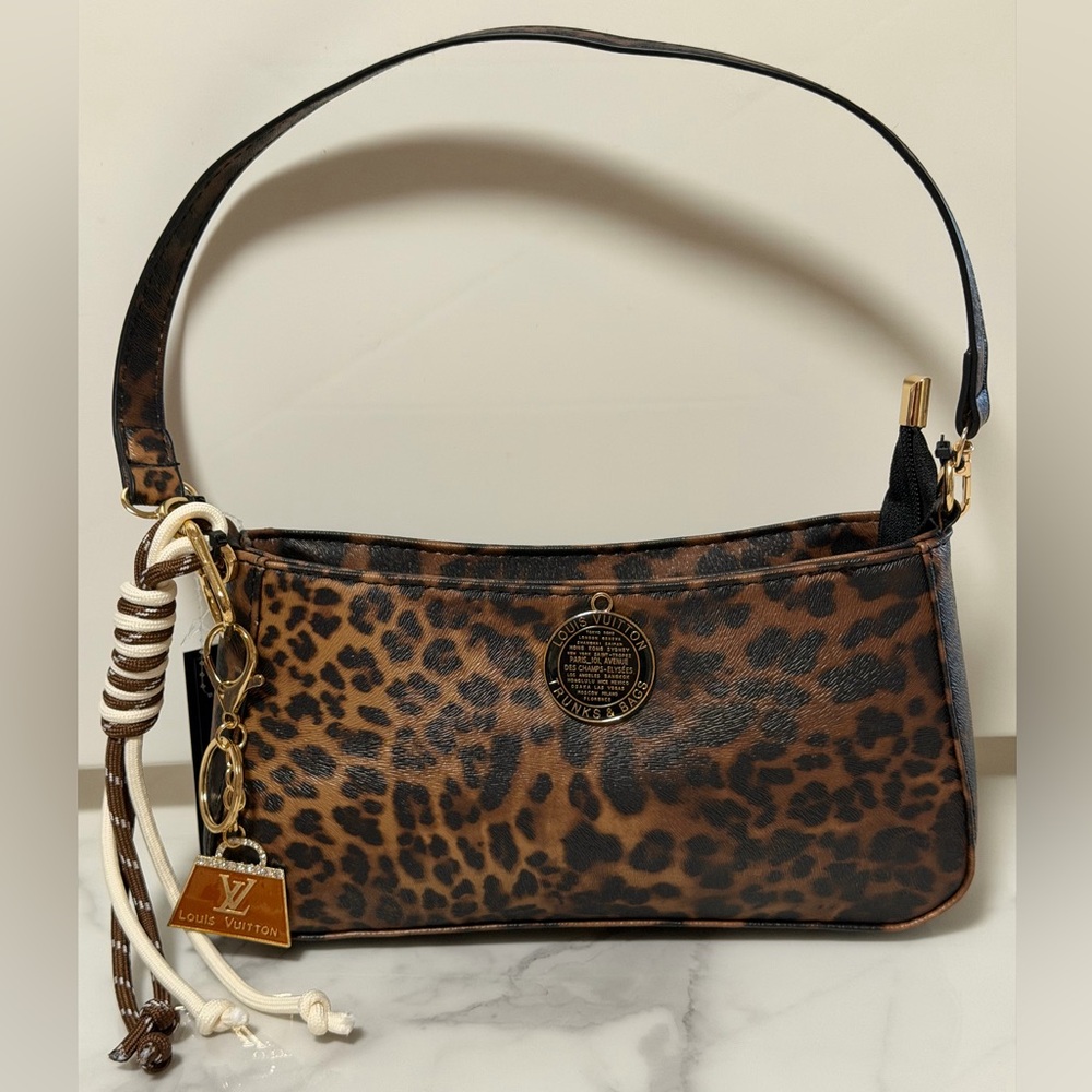 🤎🖤 Leopard Print Shoulder Bag WITH AN AUTHENTIC LOUIS VUITTON CHARM